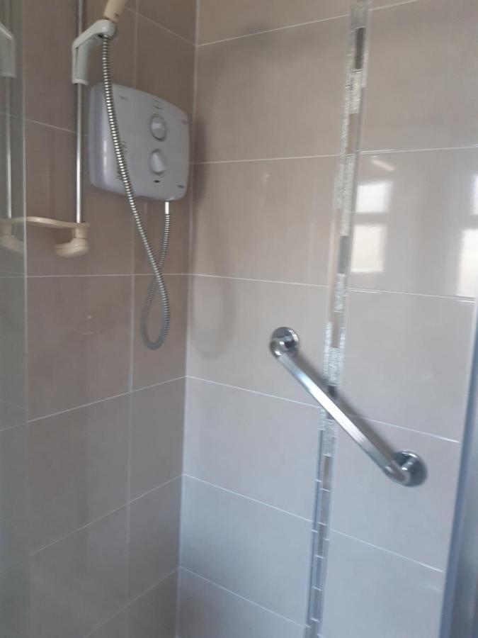 Green Acres Guesthouse- Accommodation Only Lower Coolcorcoran Ngoại thất bức ảnh