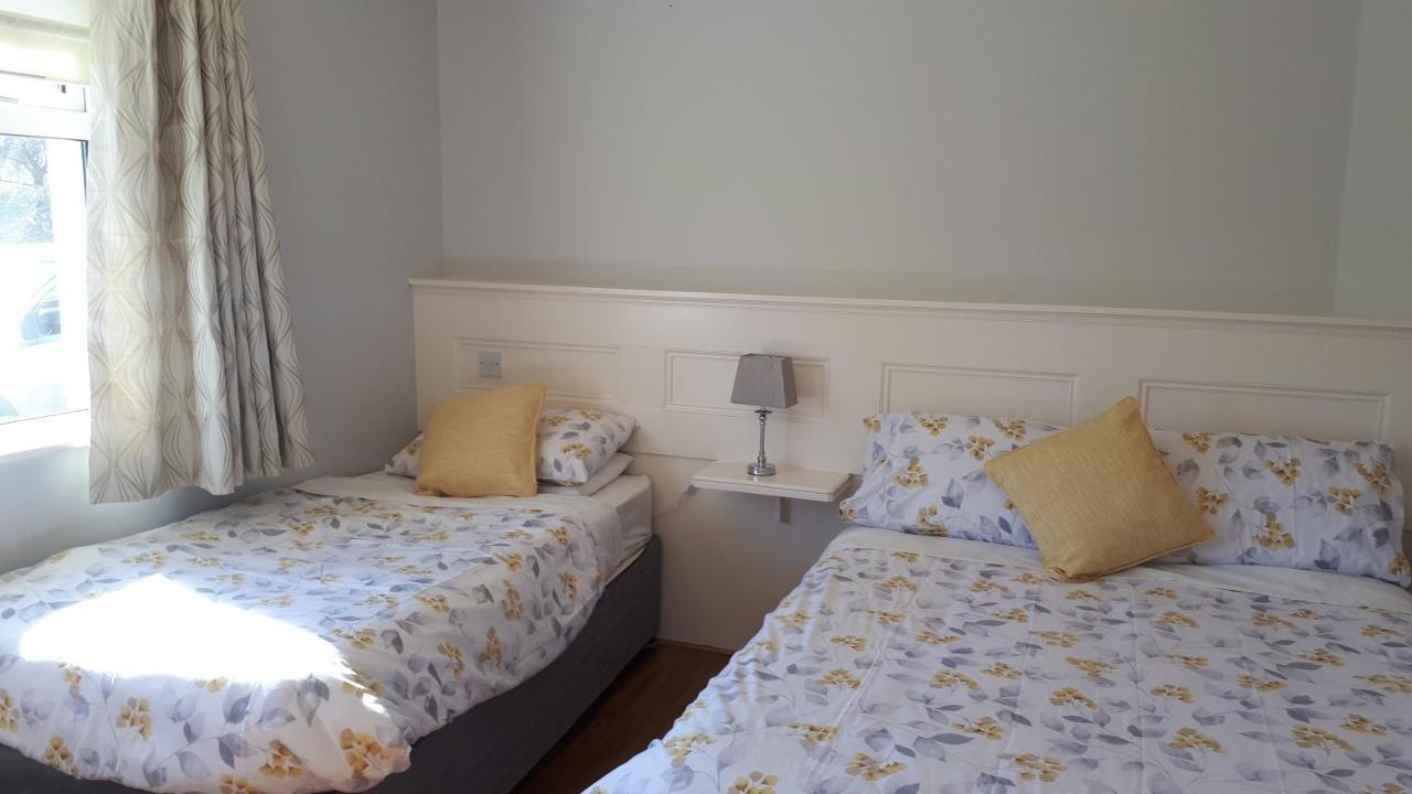 Green Acres Guesthouse- Accommodation Only Lower Coolcorcoran Ngoại thất bức ảnh