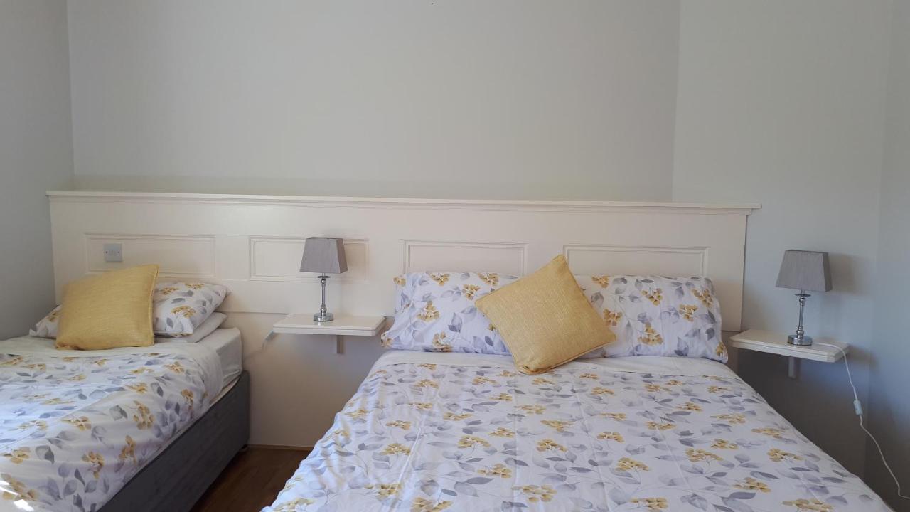 Green Acres Guesthouse- Accommodation Only Lower Coolcorcoran Ngoại thất bức ảnh